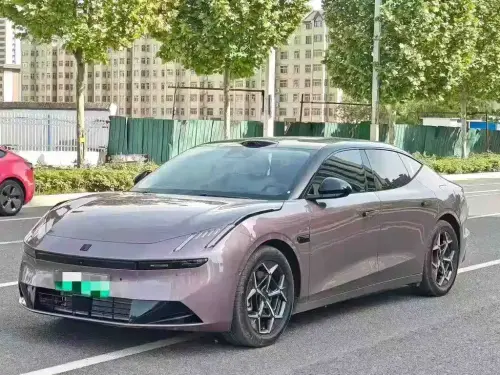 Lynk & Co 10