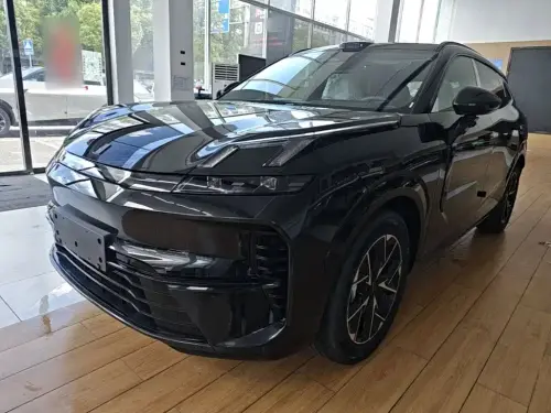 Lynk & Co 08
