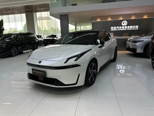 Lynk & Co 07