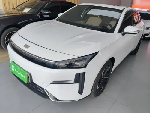 Geely L6