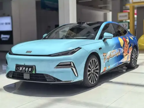 Geely Xingyao 8