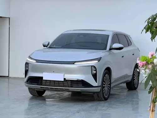 Dongfeng L8