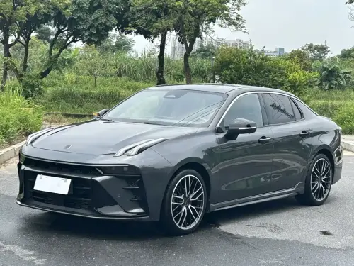 Lynk & Co 03