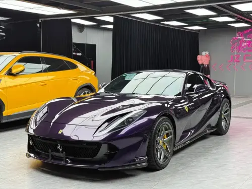 Ferrari 812