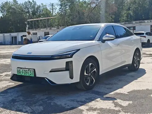 Geely L6