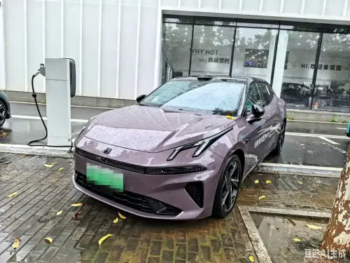 Lynk & Co 07