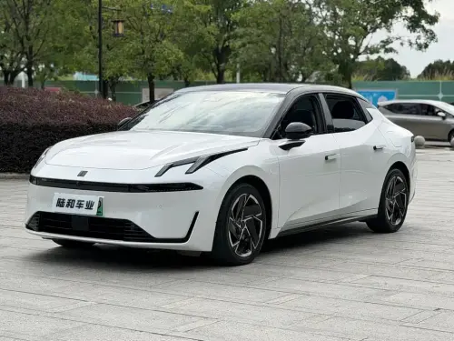 Lynk & Co 07