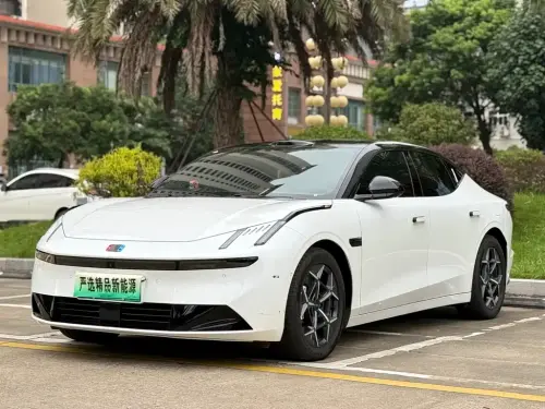 Lynk & Co 10