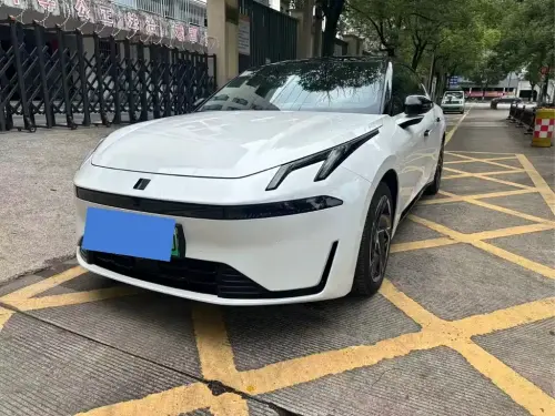 Lynk & Co 07