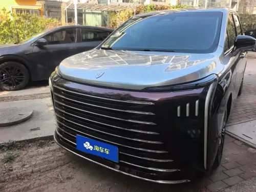 Dongfeng V9