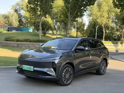 Dongfeng L8